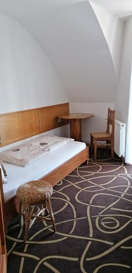 Pension Magnolia Trenčín Buitenkant foto