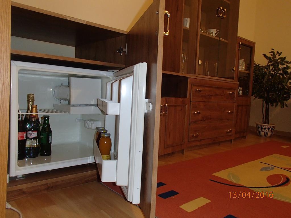 Pension Magnolia Trenčín Buitenkant foto