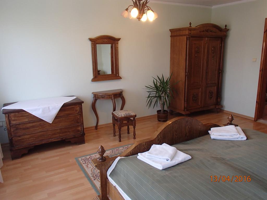 Pension Magnolia Trenčín Buitenkant foto
