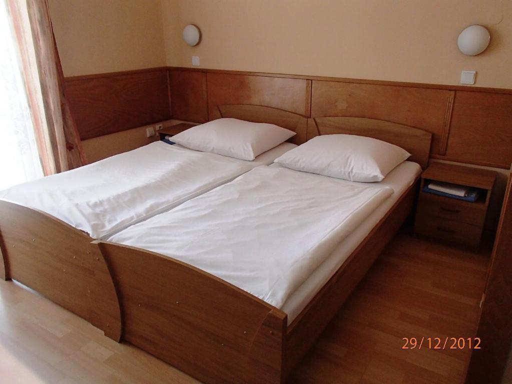 Pension Magnolia Trenčín Kamer foto
