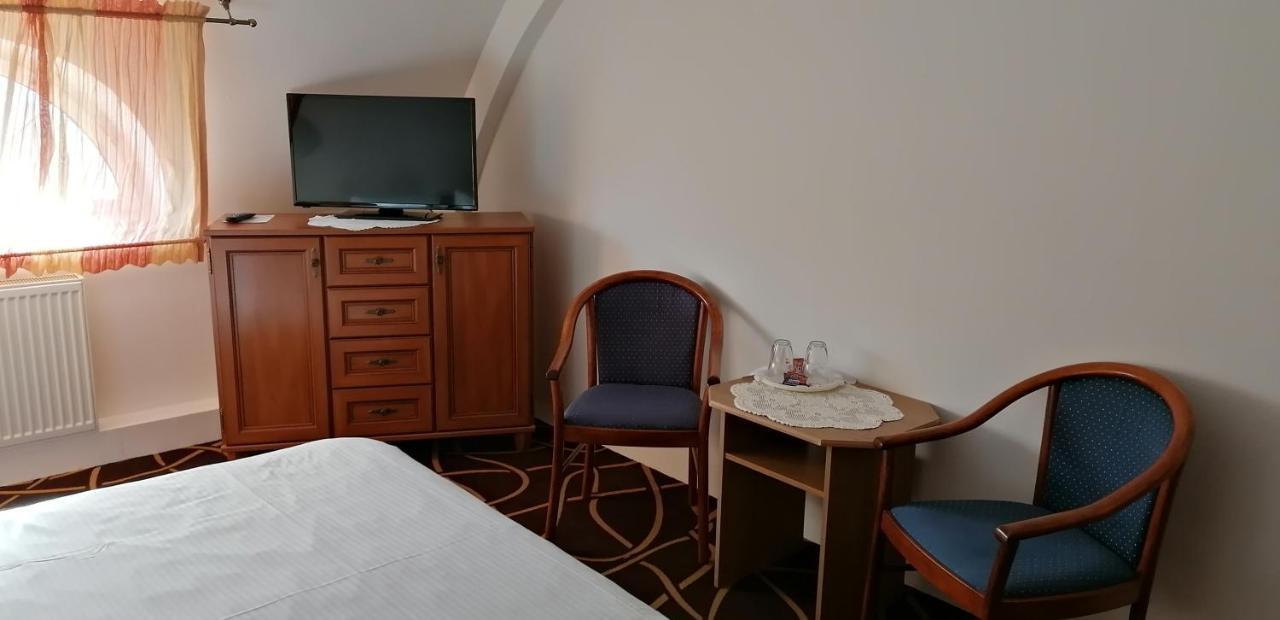 Pension Magnolia Trenčín Buitenkant foto